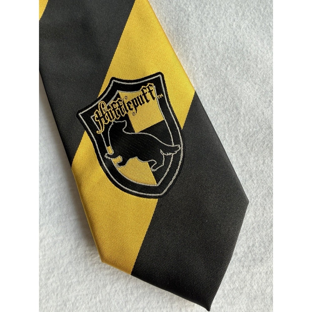 Harry Potter	Wizarding World Spirit Halloween HufflePuff Crest Repp Tie Necktie